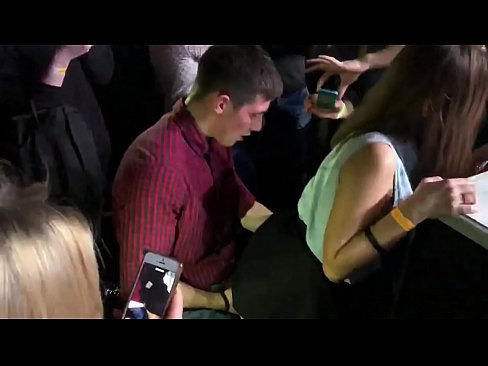 ❤️ Galmada dhabta ah ee goobta lagu caweeyo ee Ruushka. Gabar 18 jir ah oo u dhalatay dalka Ruushka ayaa futada iyo xubinta taranka kaga jirta goob lagu caweeyo ☑  anaga ️❤